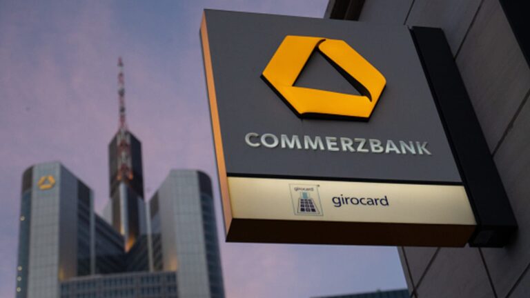 Commermerzbank records profits and starts buying back from Unicredit