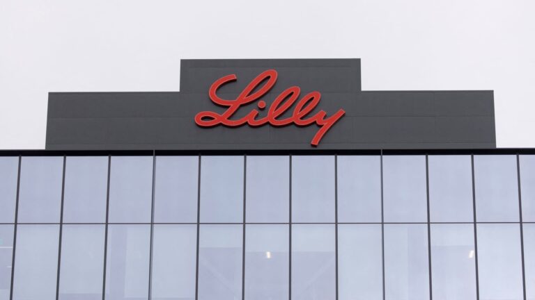 Stocks with the biggest price movements at midday: LLY, APLD, BA