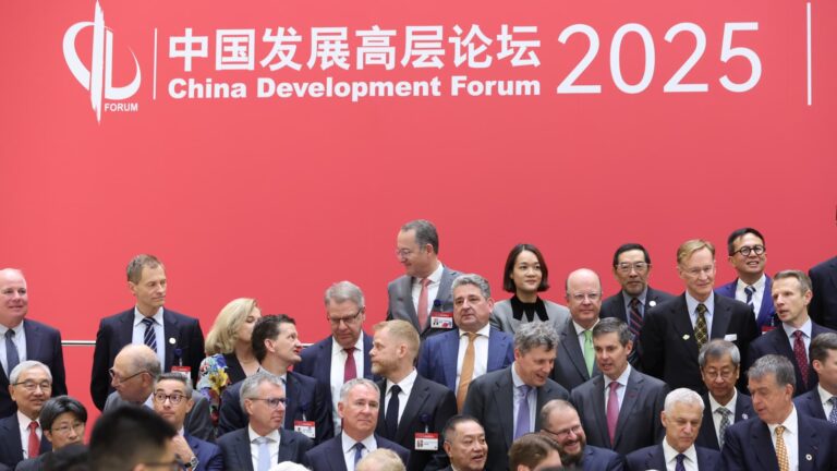 China invites US business leaders to Beijing to try to measure Trump