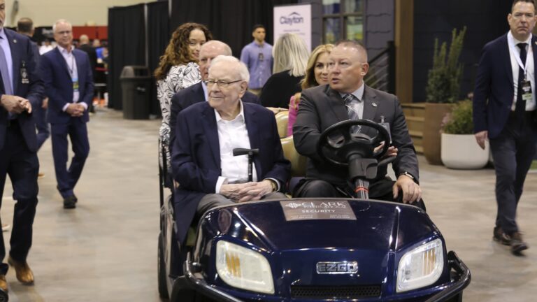 Alphabet rallied after Berkshire revealed its investment. Why Buffett’s company likely bought it