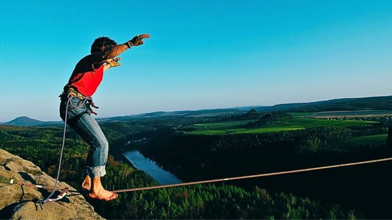 What makes high-performing agents different from other agents?