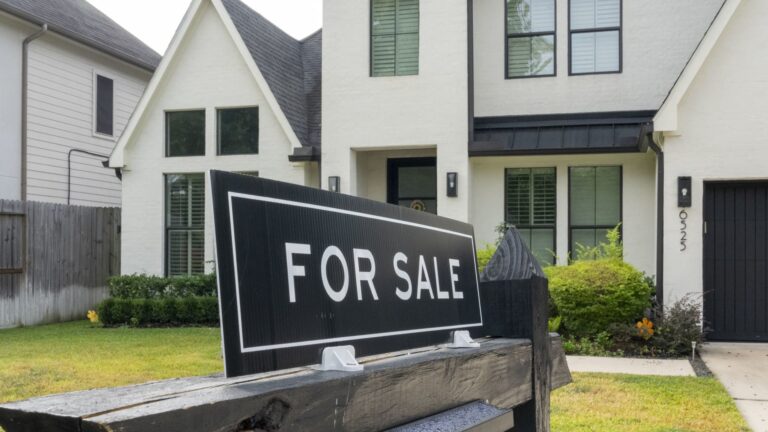 Stocks with the biggest price movements at midday: FNMA, BSX, BX, PANW