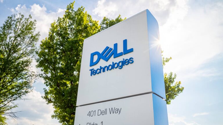 Stocks whose prices fluctuate significantly after hours: DELL, AEO, GAP