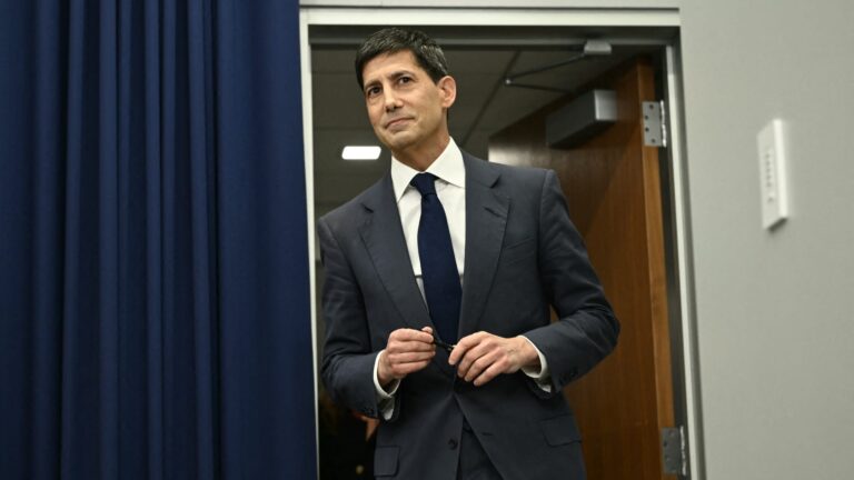 Chairman Warsh refrains from making a clear statement on the interest rate outlook as several members are hinting at a rate hike in 2026