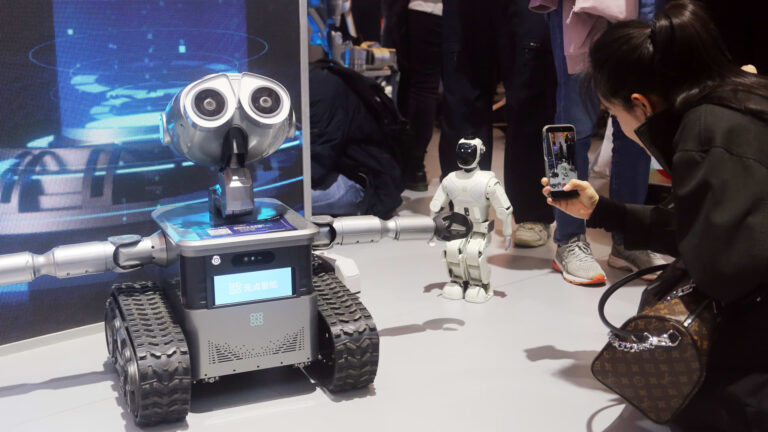 Alibaba’s Ant Group enters the humanoid robot market with 12 deals