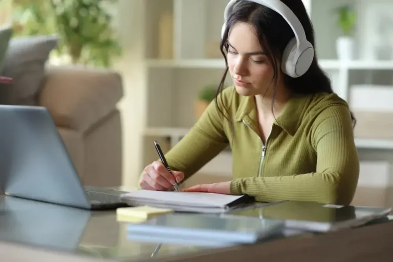 Podcasts For Learning: A Guide For Instructional Designers